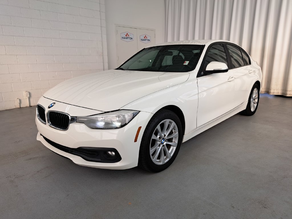 Used 2016 BMW 320i Sedan RWD image 2