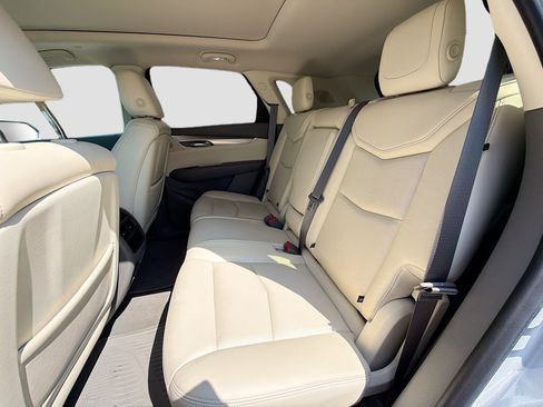 Used 2018 Cadillac XT5 Luxury w/ Driver Awareness Package image 20