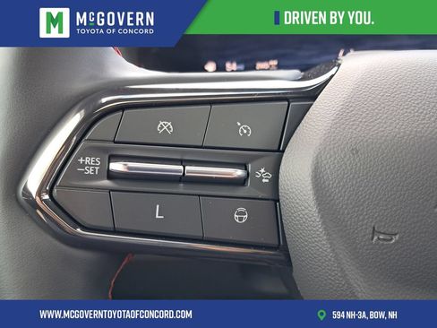 Used 2024 Chevrolet Traverse RS AWD/4WD image 29