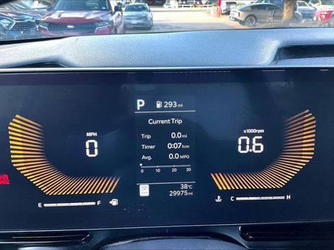 Used 2025 Kia Carnival FWD image 25
