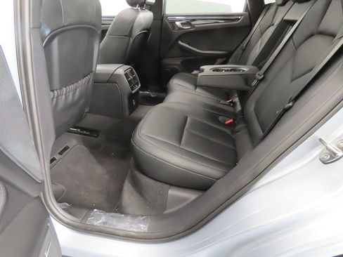 Certified 2026 Porsche Macan AWD/4WD image 44