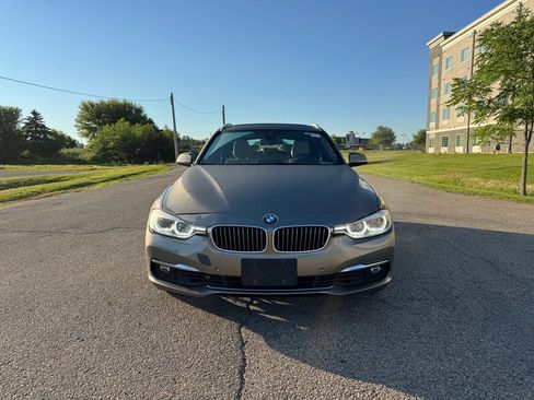 Used 2017 BMW 330i xDrive Wagon AWD/4WD image 12