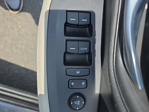 Certified 2024 Honda HR-V LX image 12