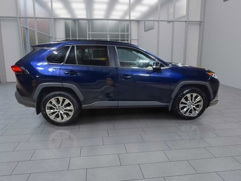 Used 2020 Toyota RAV4 XLE Premium AWD/4WD image 9