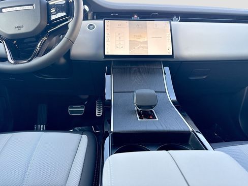 New 2026 Land Rover Range Rover Evoque Hoxton AWD/4WD image 18