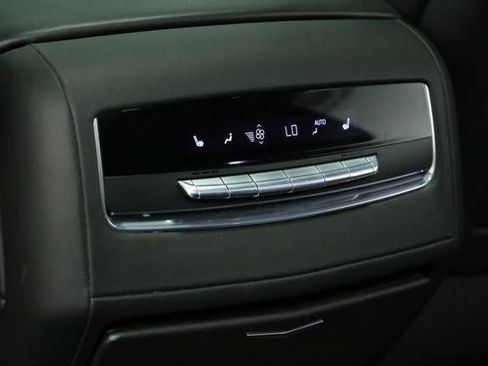 Used 2022 Cadillac Escalade ESV Sport Platinum AWD/4WD image 36