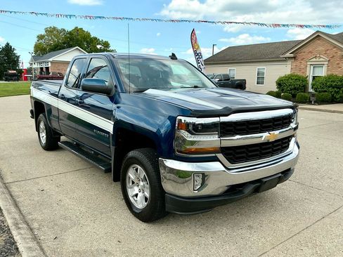 Used 2018 Chevrolet Silverado 1500 LT w/ All Star Edition AWD/4WD image 3