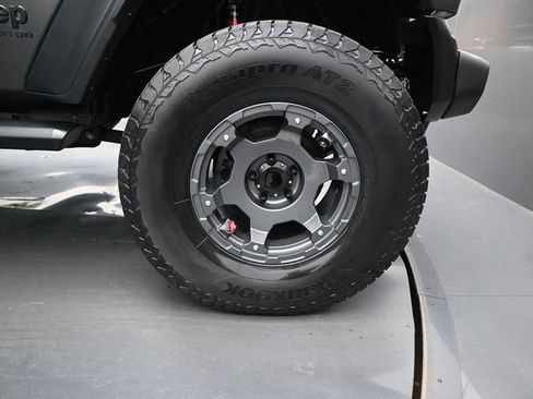 Used 2021 Jeep Gladiator Sport image 17