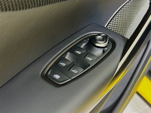 Used 2025 Aston Martin DBX 707 image 17