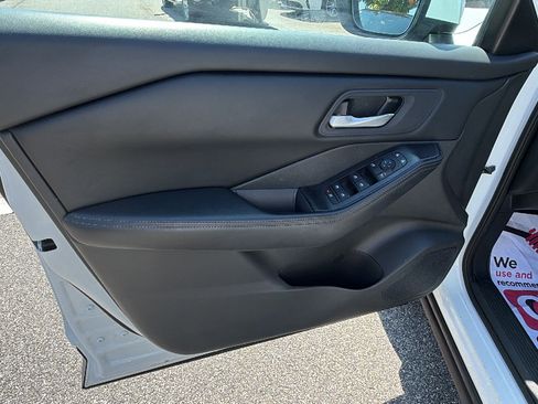 Used 2024 Nissan Rogue SV AWD/4WD image 14