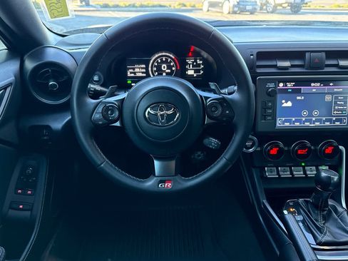 Used 2023 Toyota GR86 Premium image 15