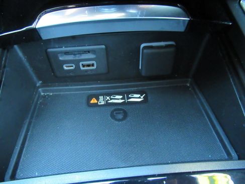 Used 2023 Buick Envision Avenir FWD image 29