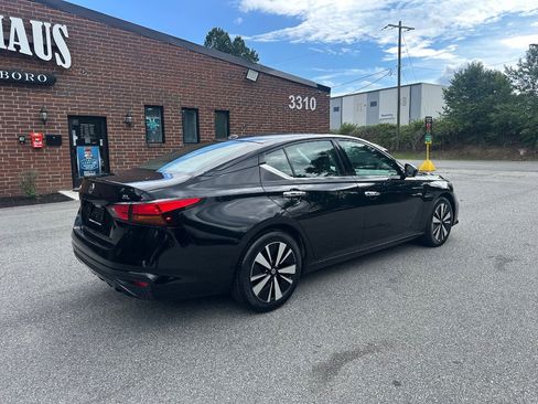 Used 2020 Nissan Altima 2.5 SL FWD image 7