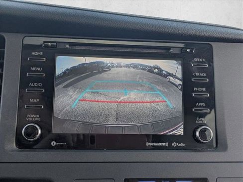 Used 2018 Toyota Sienna XLE image 14
