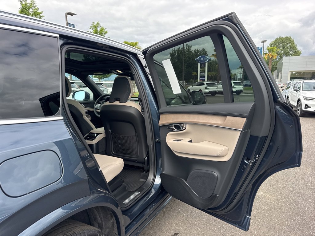 New 2026 Volvo XC90 T8 Plus w/ Protection Package AWD/4WD image 17