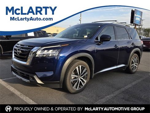 Used 2023 Nissan Pathfinder Platinum image 1