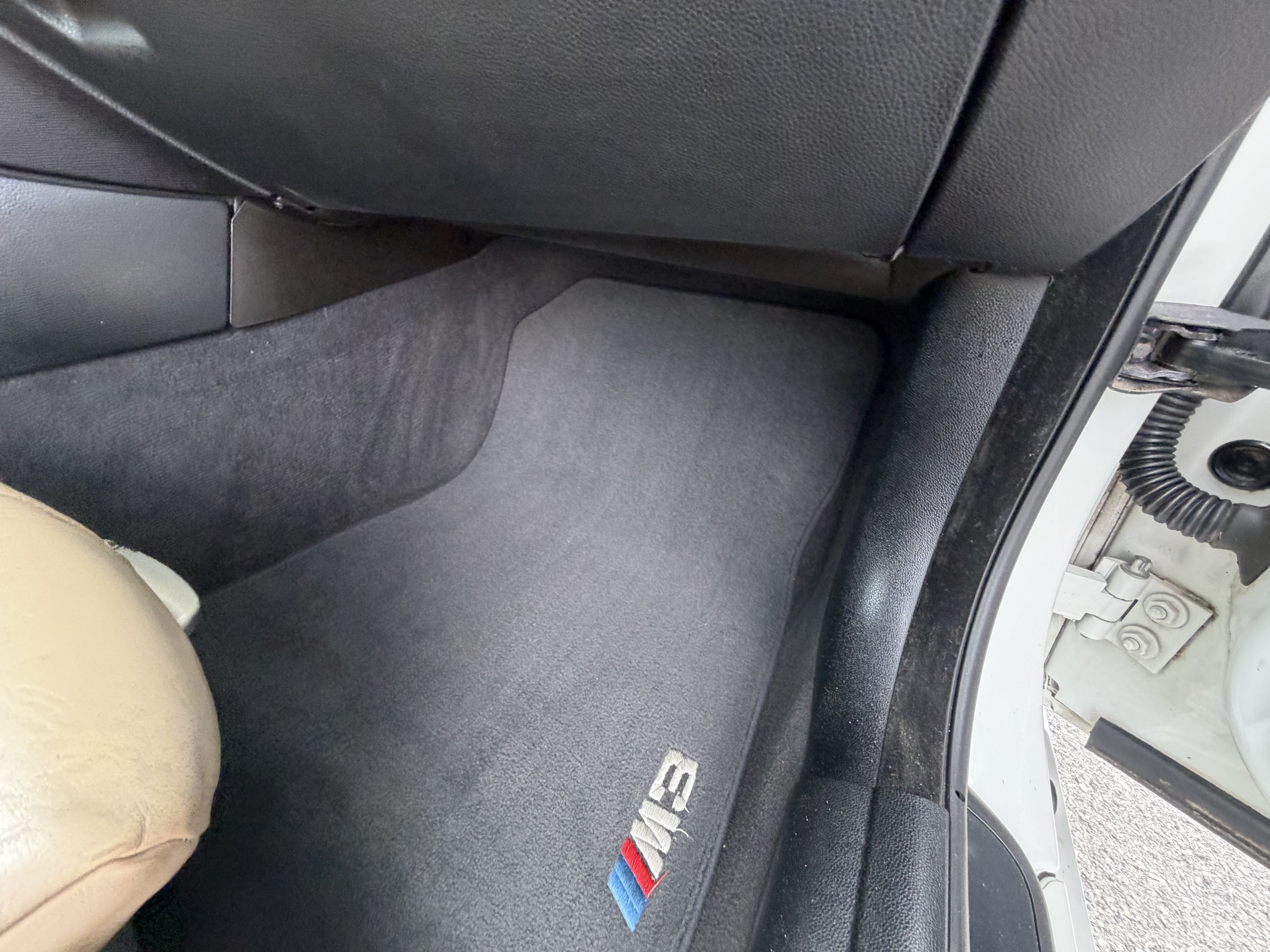 Used 2011 BMW M3 Convertible RWD image 27