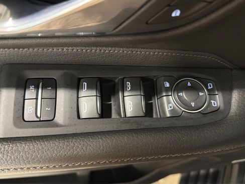 Used 2021 GMC Yukon Denali w/ Denali Premium Package AWD/4WD image 17