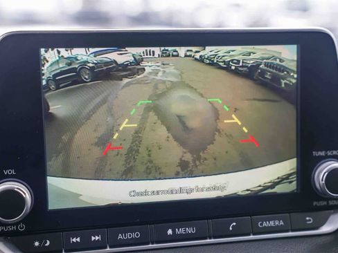 Used 2025 Nissan Sentra SV image 22