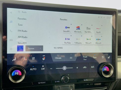 Used 2024 Lexus GX 550 w/ Accessory Package (2T) image 14