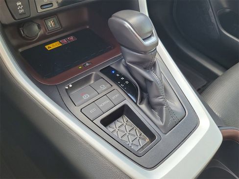 Used 2024 Toyota RAV4 Limited image 34