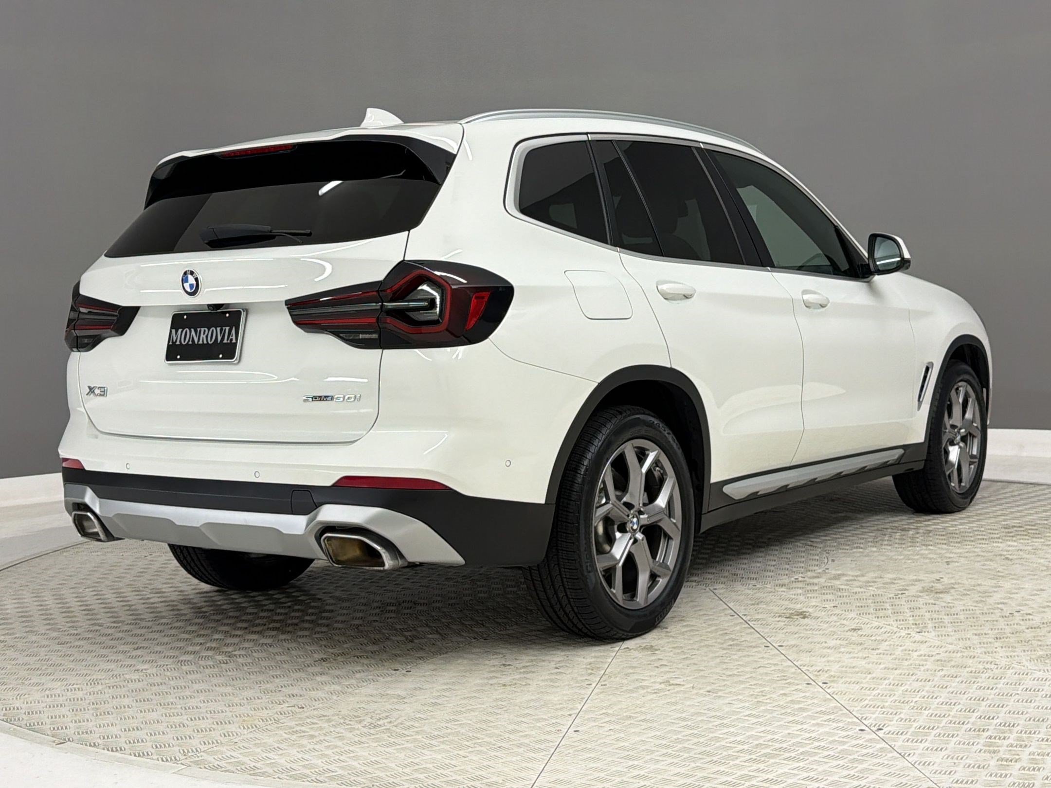 Used 2023 BMW X3 sDrive30i w/ Premium Package RWD image 9