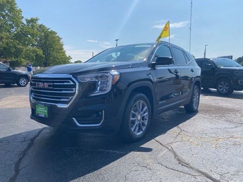 Used 2024 GMC Terrain SLT image 19