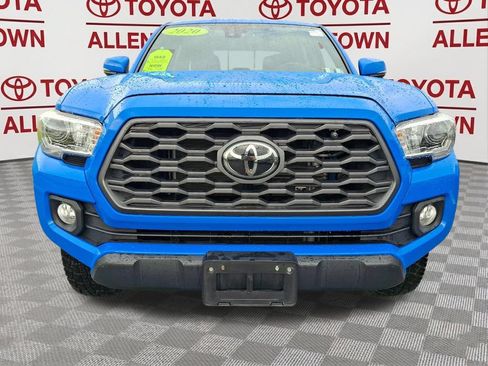 Used 2020 Toyota Tacoma TRD Off-Road AWD/4WD image 2