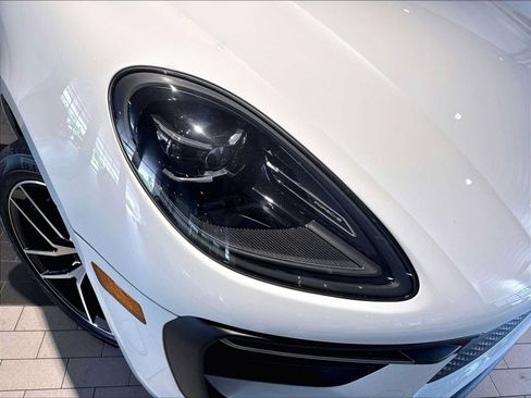 New 2026 Porsche Macan AWD/4WD image 12