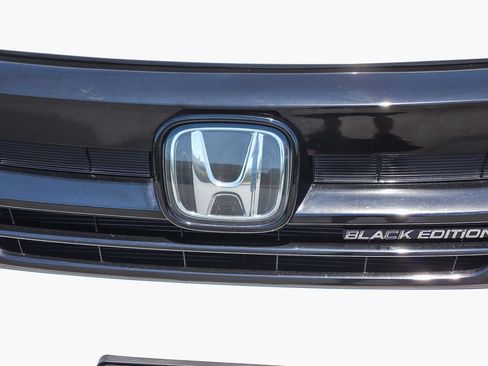 Used 2021 Honda Pilot Black Edition image 13