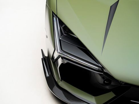 Used 2024 Lamborghini Revuelto AWD/4WD image 12
