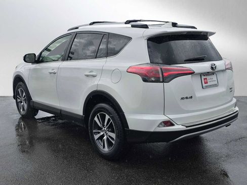 Certified 2017 Toyota RAV4 XLE image 5