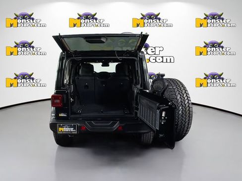 Used 2024 Jeep Wrangler Unlimited Sahara w/ Technology Group AWD/4WD image 26