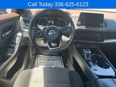 Used 2023 Nissan Rogue SV FWD image 13