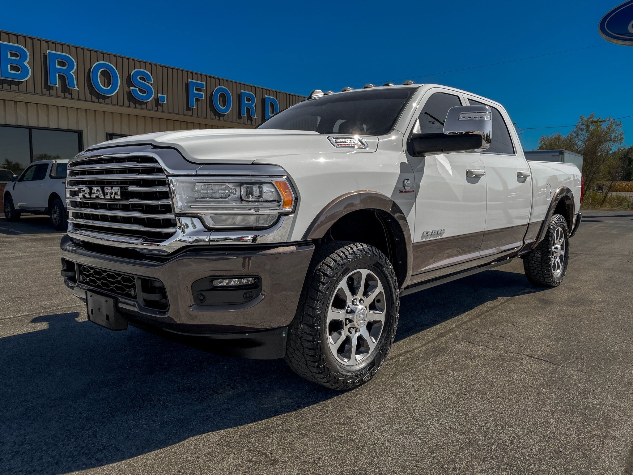 Used 2024 RAM 2500 Limited AWD/4WD image 2