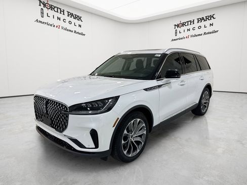 New 2026 Lincoln Aviator 2WD image 1