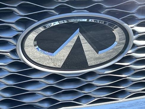 Certified 2025 INFINITI QX55 Luxe AWD/4WD image 11