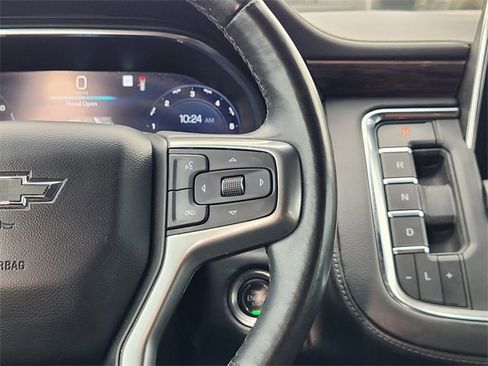 Used 2022 Chevrolet Suburban Z71 w/ Luxury Package image 29