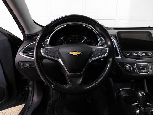 Used 2018 Chevrolet Malibu LT image 43
