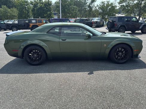 Used 2022 Dodge Challenger R/T Scat Pack RWD image 7