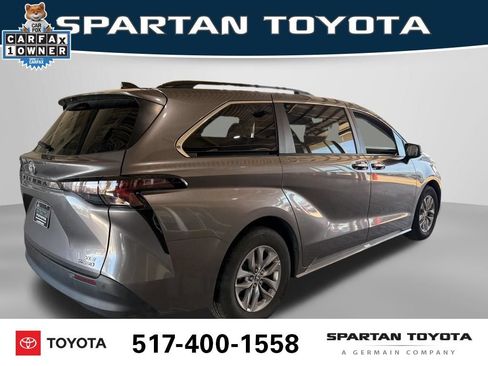 Used 2024 Toyota Sienna XLE FWD image 7