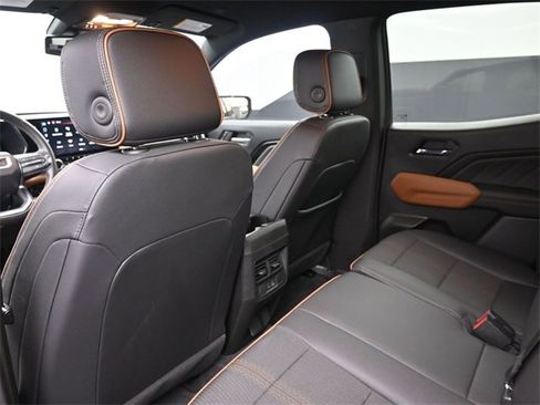 Used 2024 GMC Canyon AT4 w/ Technology Package image 10