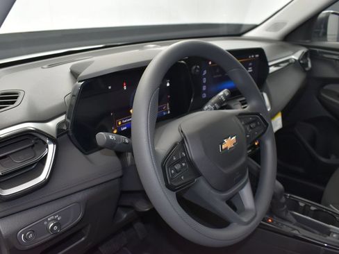 New 2025 Chevrolet TrailBlazer LS w/ LS Convenience Package FWD image 12