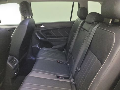 Used 2023 Volkswagen Tiguan SE FWD image 18