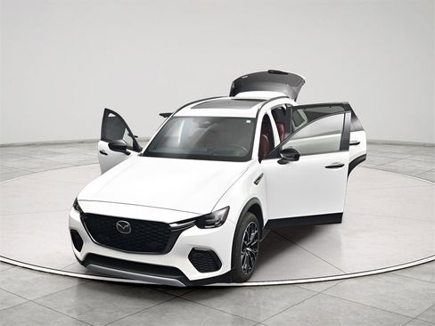 Certified 2025 MAZDA CX-70 Plug-In Hybrid w/ Premium Plus image 28