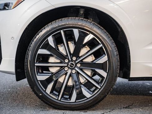 New 2026 Volvo XC60 B5 Ultra w/ Climate Package image 17