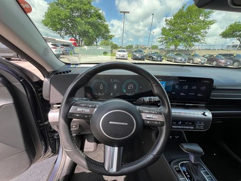 Used 2025 Hyundai Kona SEL AWD/4WD image 39