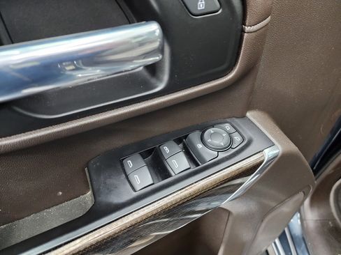 Used 2020 Chevrolet Silverado 2500 LT w/ Convenience Package image 39