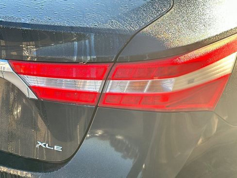 Used 2015 Toyota Avalon image 6