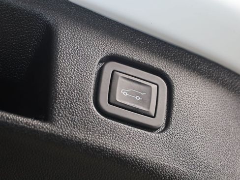 Used 2025 Chevrolet Blazer EV LT AWD/4WD image 47